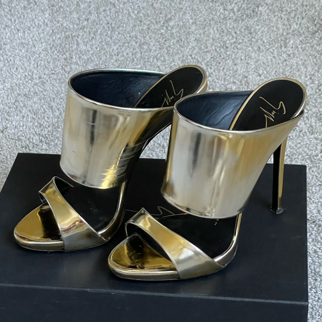 Giuseppe Zannoti Gold Heels Size 6.5